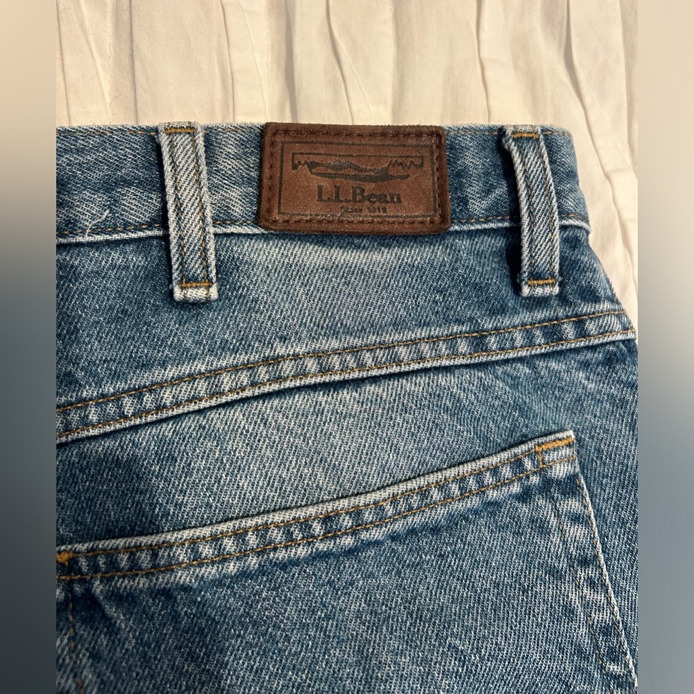 Vintage L.L. Bean Perfectly Distressed  Natural Fit Denim Jeans 38